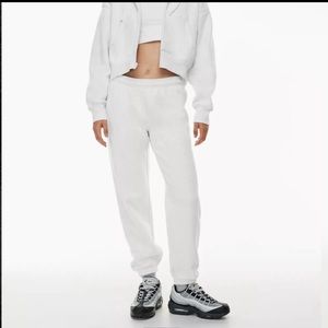 TNA boyfriend basic sweatpants size M